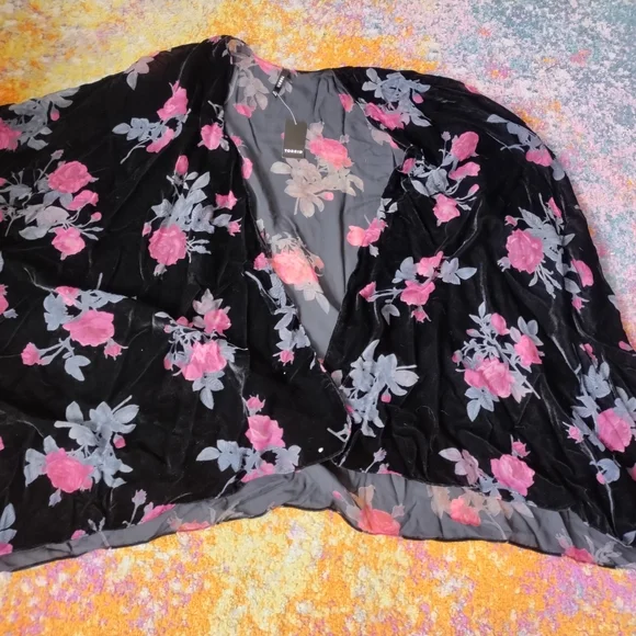 Floral Black and Pink Kimono - Picture 1 of 3